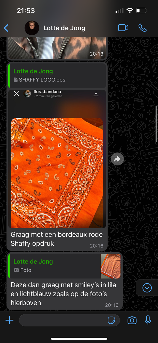 Oranje Paisley een keer in Bordeaux het logo en op andere oranje 2 smileys in lila en licht blauw