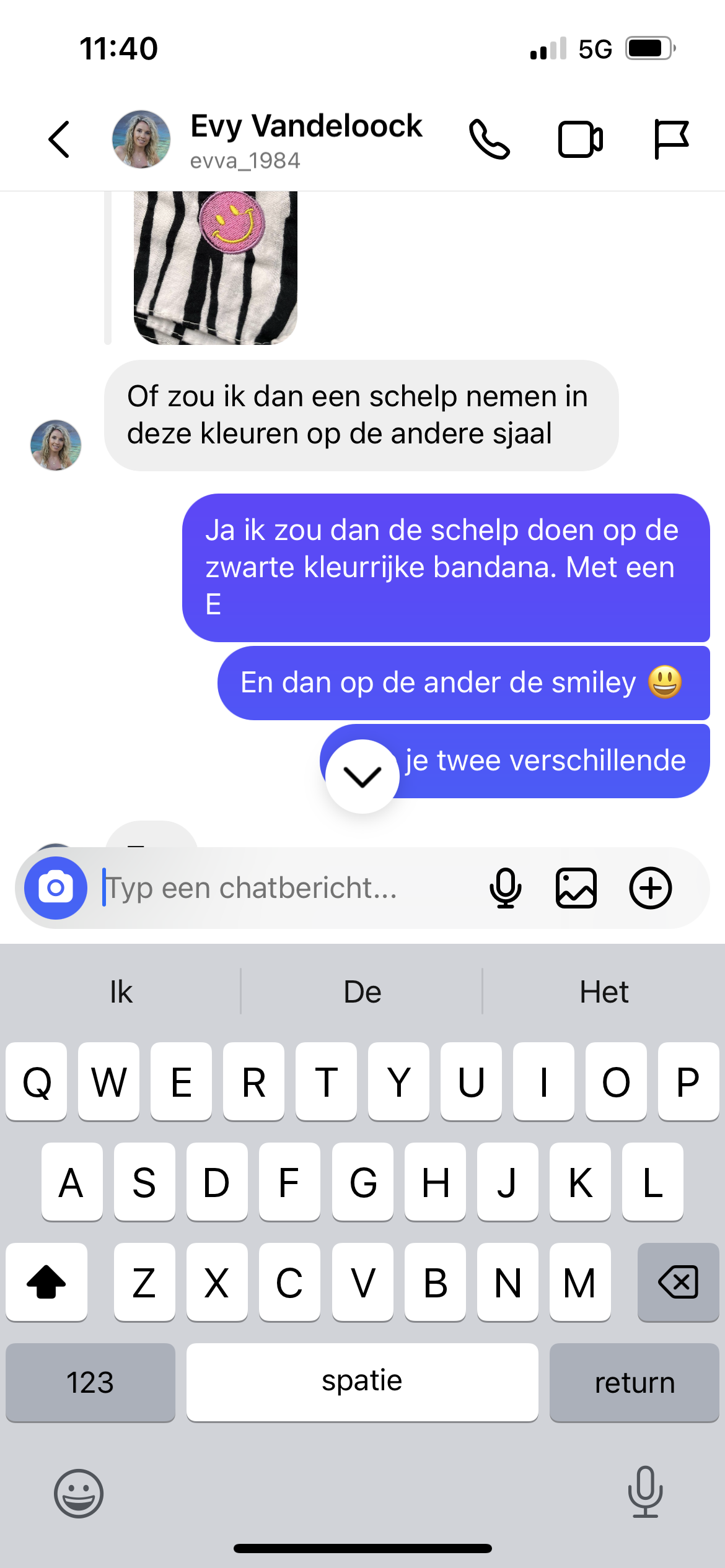 Bandana zwart met Schelp en E en bandana groen bloem met smiley en E