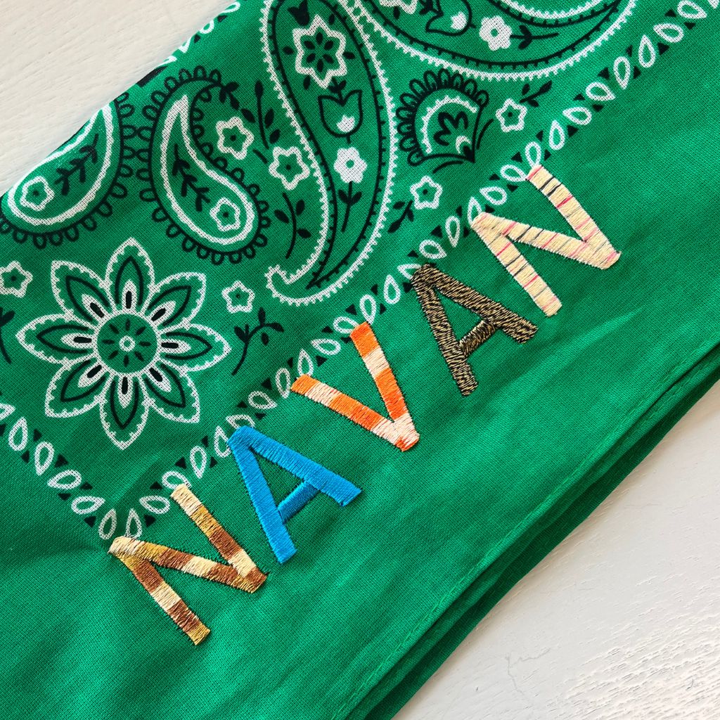 Let's personalize! Green bandana with multi yarn combination