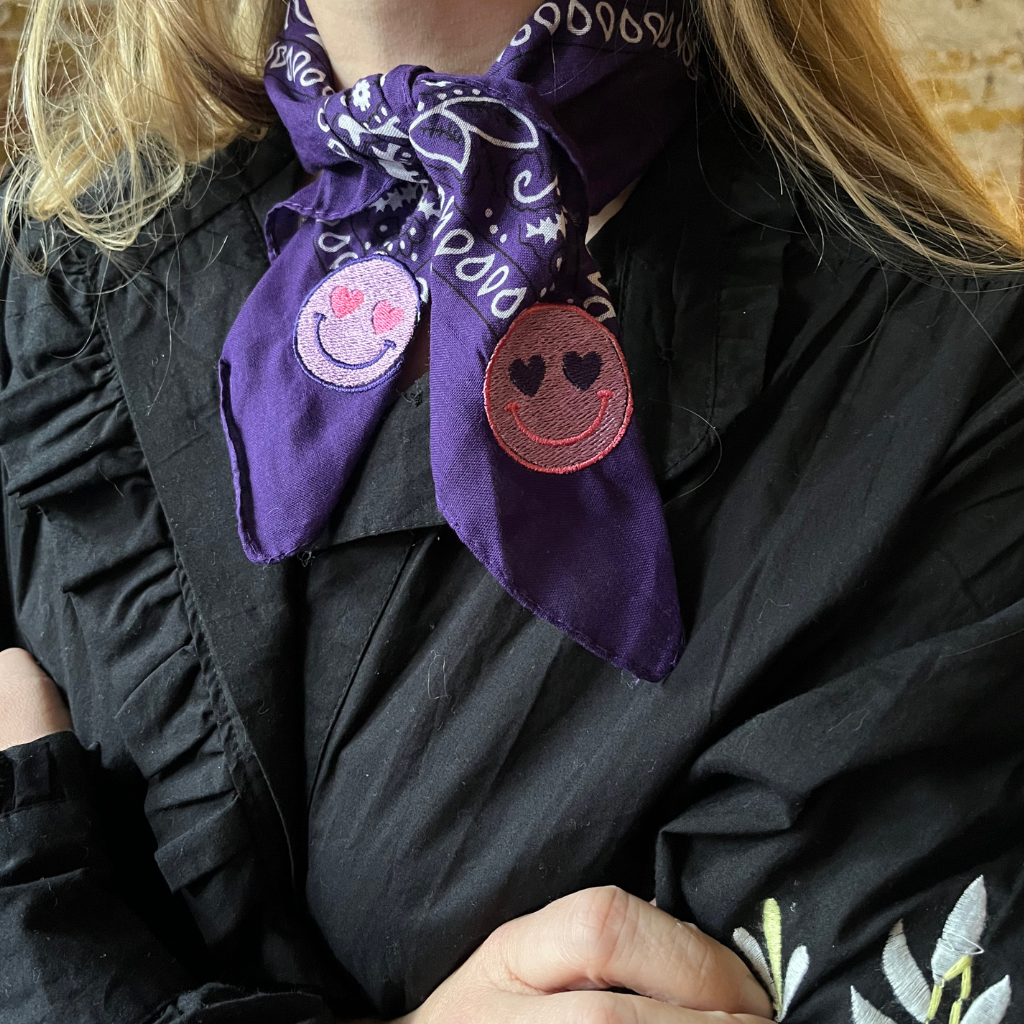 Knotted purple bandana smileys