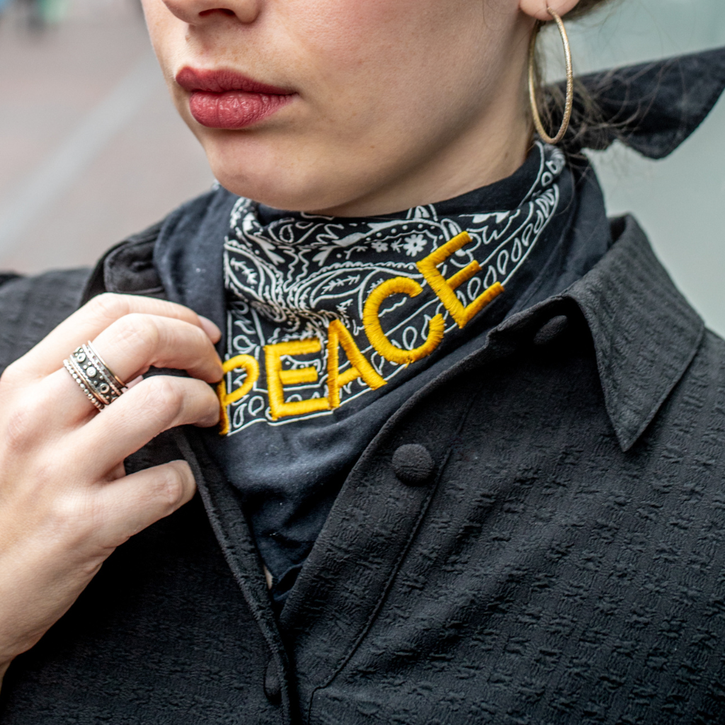Let's personalize! Black bandana with golden letters
