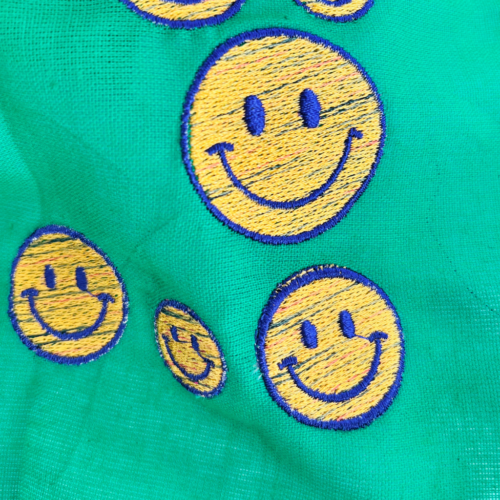 Grünes Bandana mit Smiley